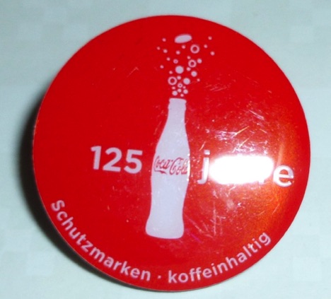 4817-6 € 1,00 coca cola pin 125 jahre.jpeg